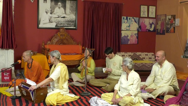 Bhajan evening from Bhari Khatu Ashram