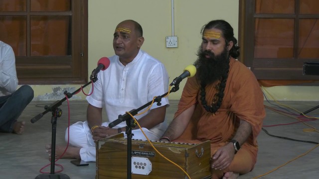 Bhajan evening from Jadan Ashram