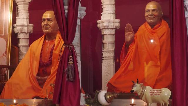 Bhramari pranayama and Om chanting