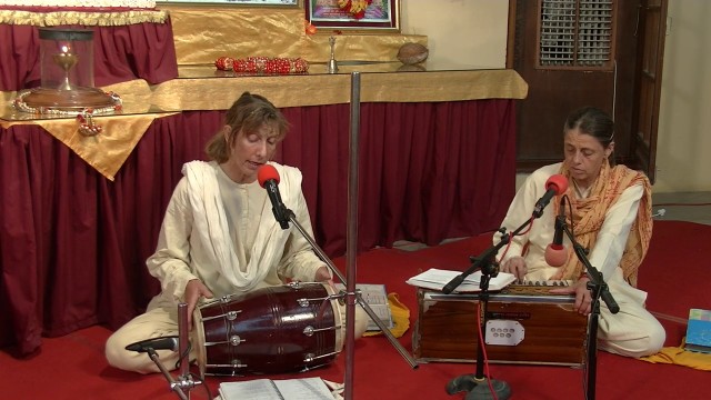 Bhajan evening in Jadan Ashram