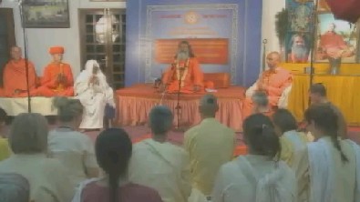 Evening Satsang, Jadan, India (1/2)