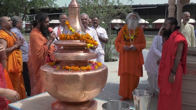 Vishwaguruji in Jadan Ashram